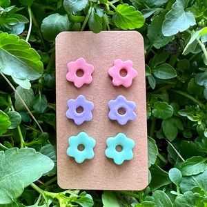 3 pair stud earrings